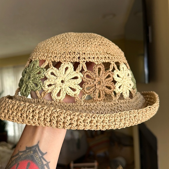 VINTAGE Floral Straw Hat - Picture 1 of 2
